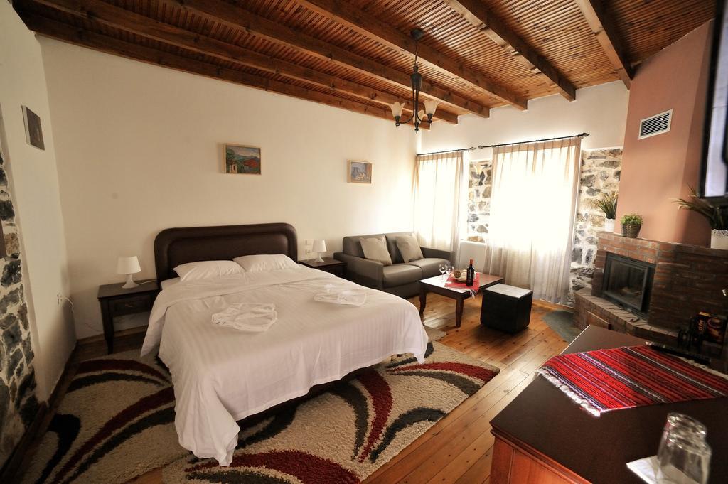 Guesthouse Papastoikou Palaiós Ájos Athanásios Eksteriør bilde